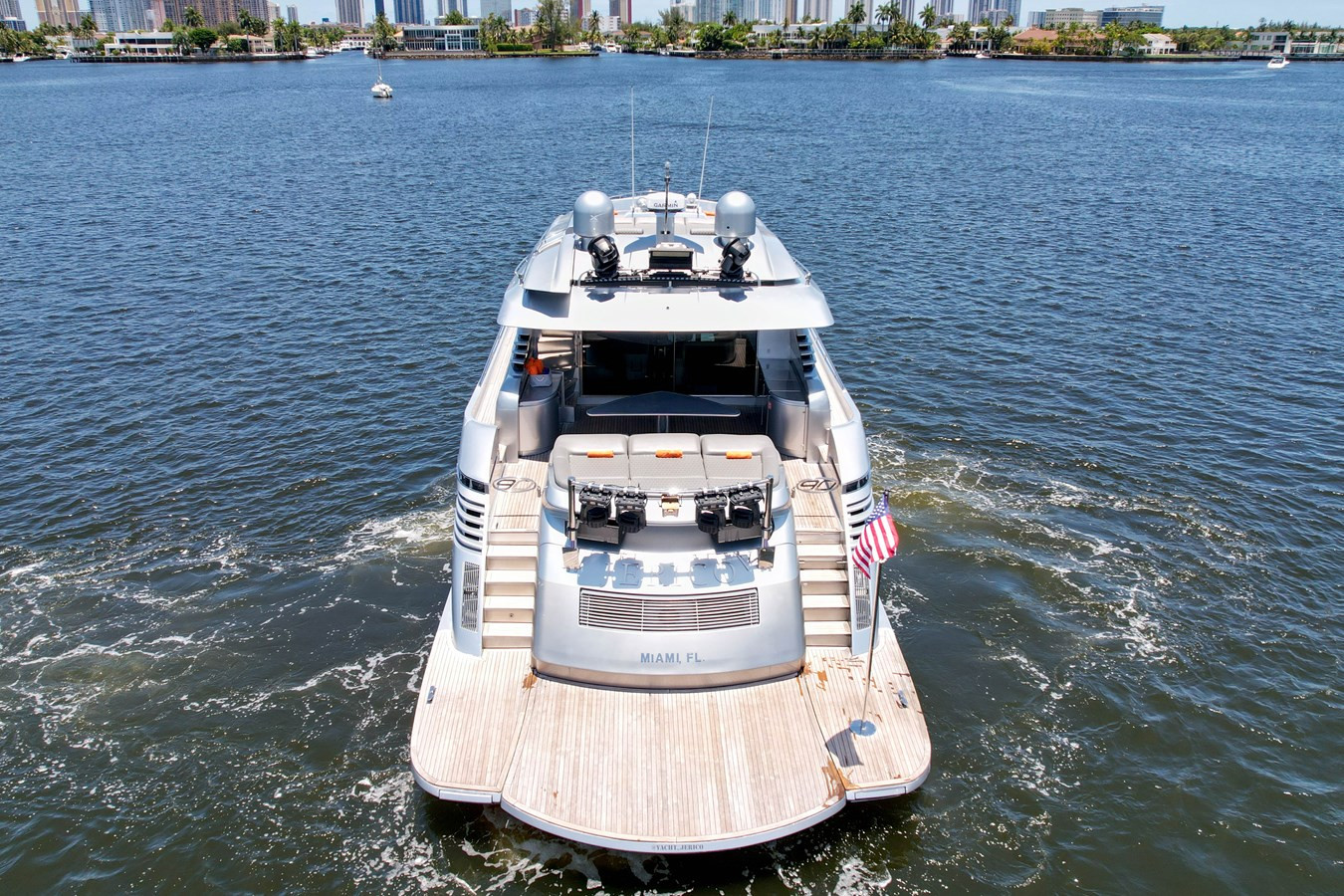 https://arconyachts.ams3.digitaloceanspaces.com/79339/conversions/large_3586279-optimize.jpg