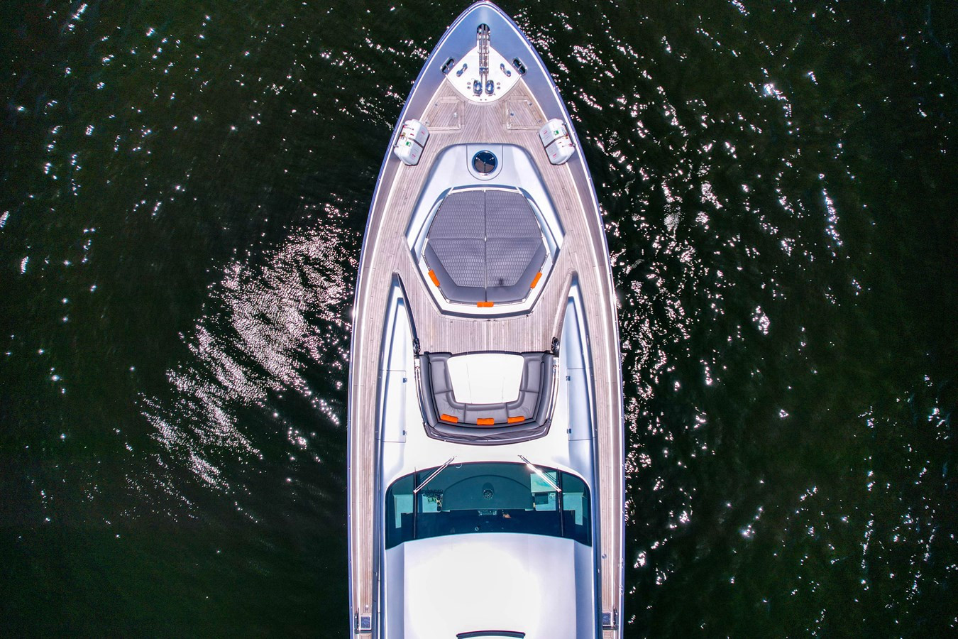 https://arconyachts.ams3.digitaloceanspaces.com/79354/conversions/large_3586284-optimize.jpg