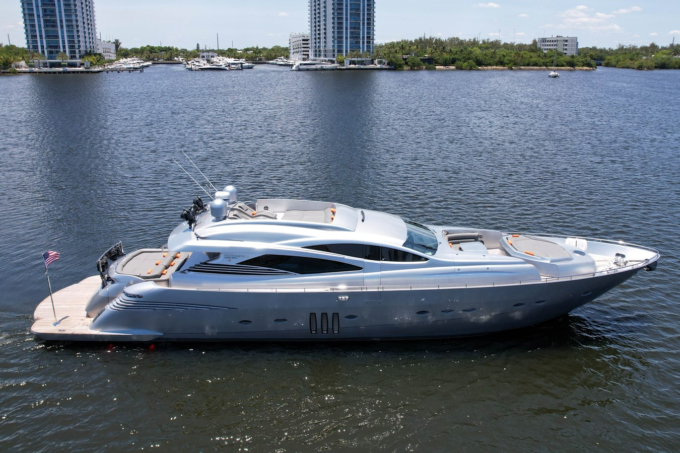 https://arconyachts.ams3.digitaloceanspaces.com/79372/conversions/large_3586290-optimize.jpg