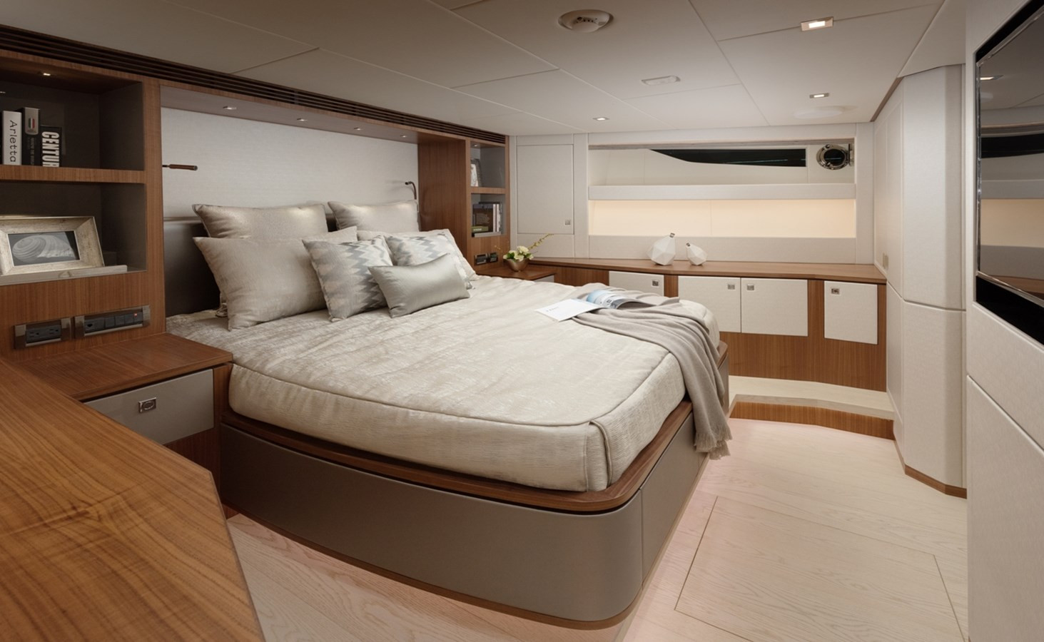 https://arconyachts.ams3.digitaloceanspaces.com/79438/conversions/large_4576601-optimize.jpg