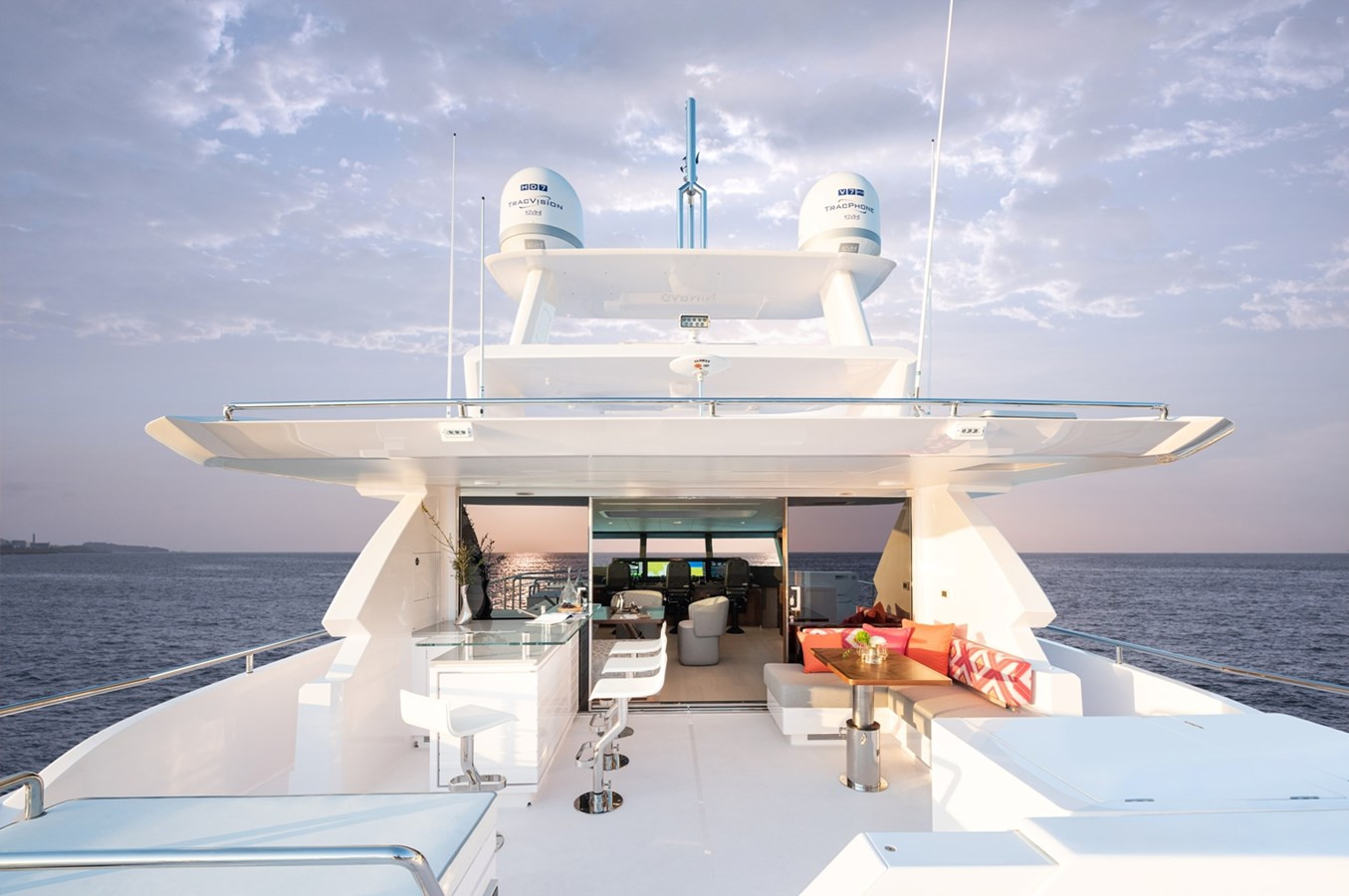 https://arconyachts.ams3.digitaloceanspaces.com/79456/conversions/large_4576604-optimize.jpg