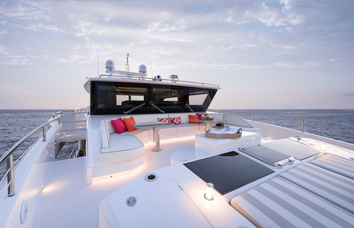 https://arconyachts.ams3.digitaloceanspaces.com/79459/conversions/large_4576605-optimize.jpg