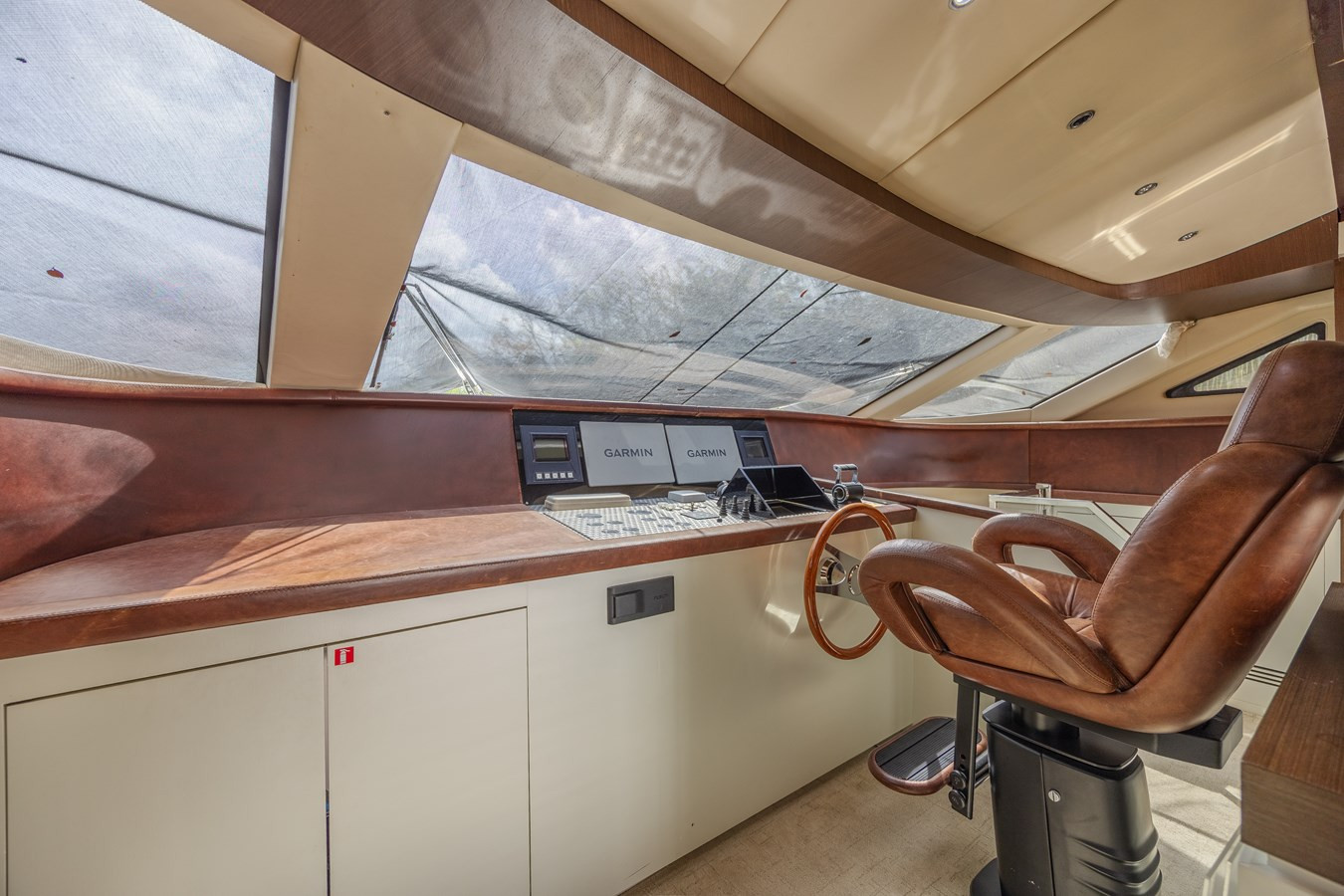 https://arconyachts.ams3.digitaloceanspaces.com/79553/conversions/large_4624888-optimize.jpg