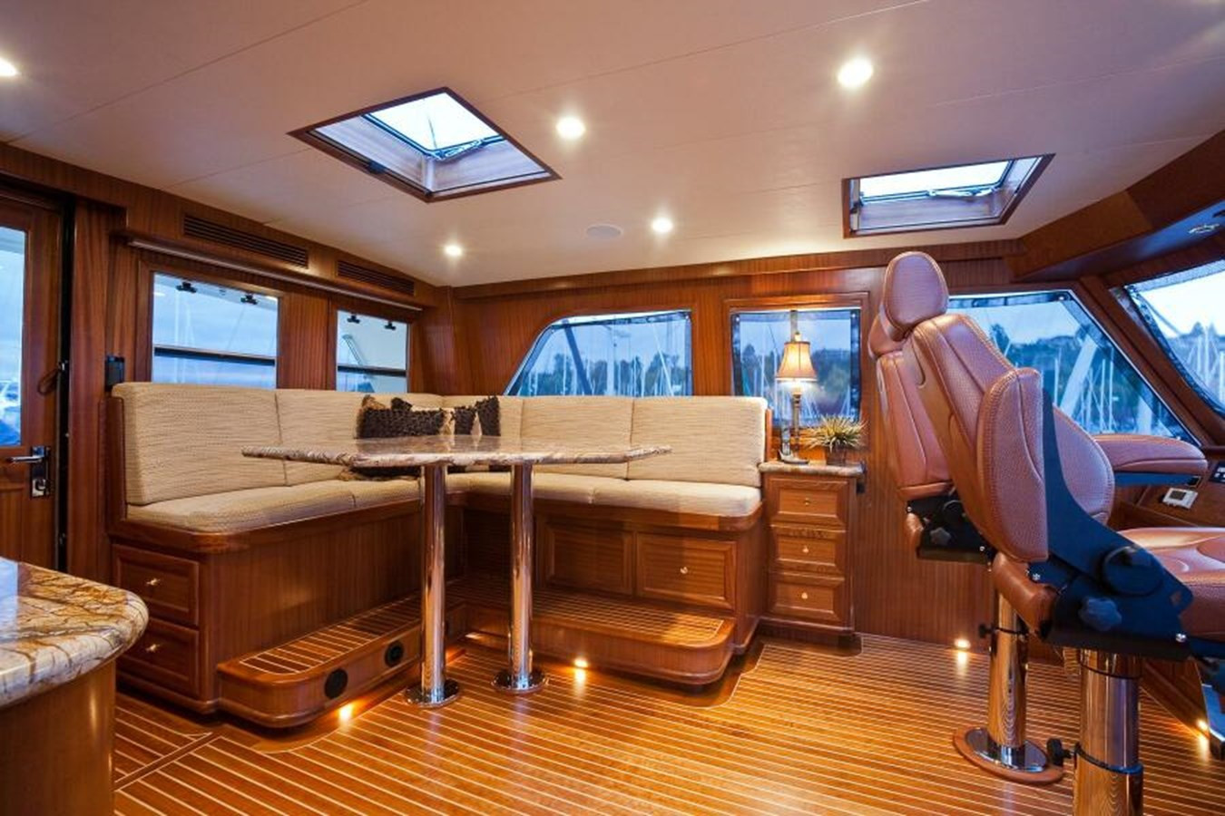 https://arconyachts.ams3.digitaloceanspaces.com/79575/conversions/large_3923614-optimize.jpg