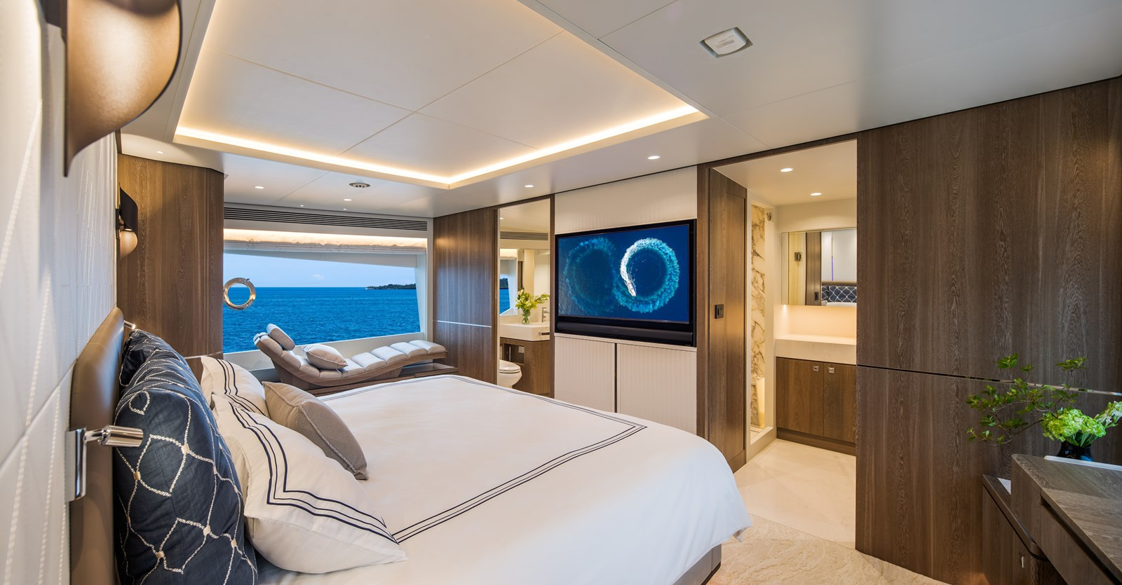 https://arconyachts.ams3.digitaloceanspaces.com/79601/conversions/large_4745386-optimize.jpg