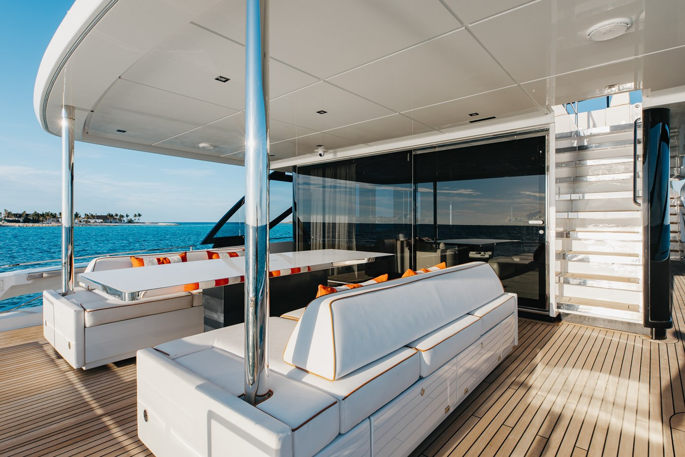 https://arconyachts.ams3.digitaloceanspaces.com/79638/conversions/large_4728866-optimize.jpg