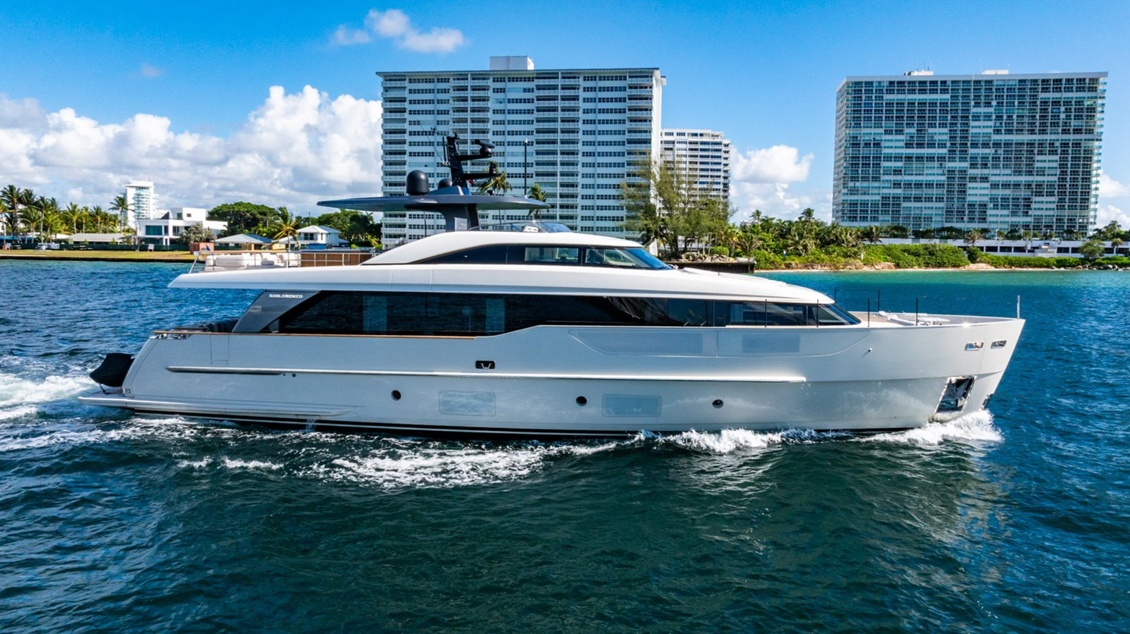 https://arconyachts.ams3.digitaloceanspaces.com/79659/conversions/large_4739798-optimize.jpg