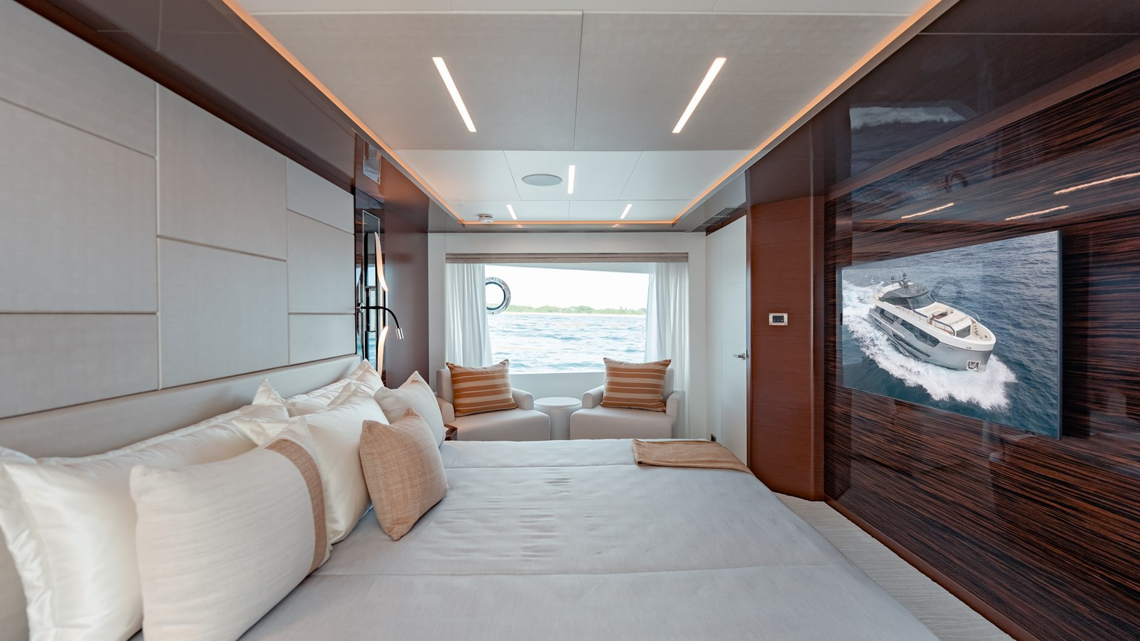 https://arconyachts.ams3.digitaloceanspaces.com/79661/conversions/large_4724582-optimize.jpg