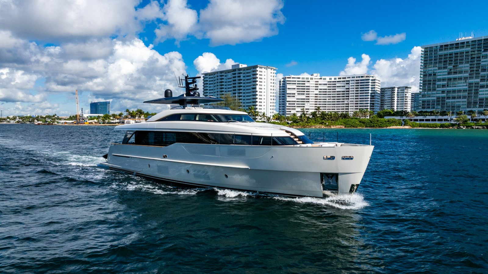 https://arconyachts.ams3.digitaloceanspaces.com/79666/conversions/large_4739800-optimize.jpg