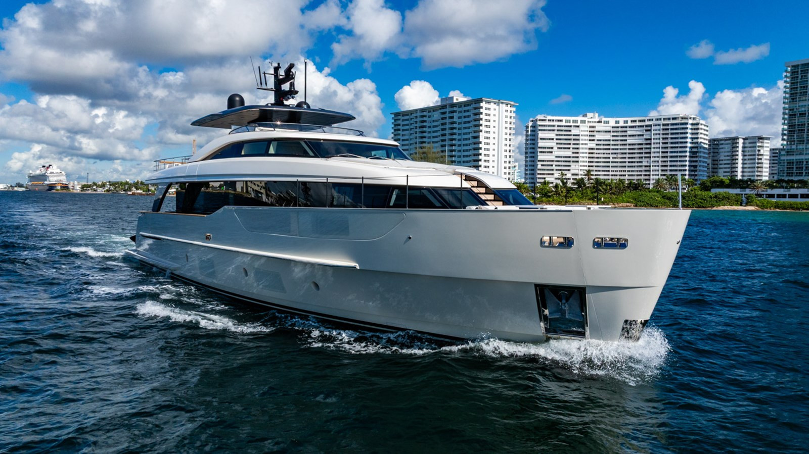 https://arconyachts.ams3.digitaloceanspaces.com/79672/conversions/large_4739802-optimize.jpg