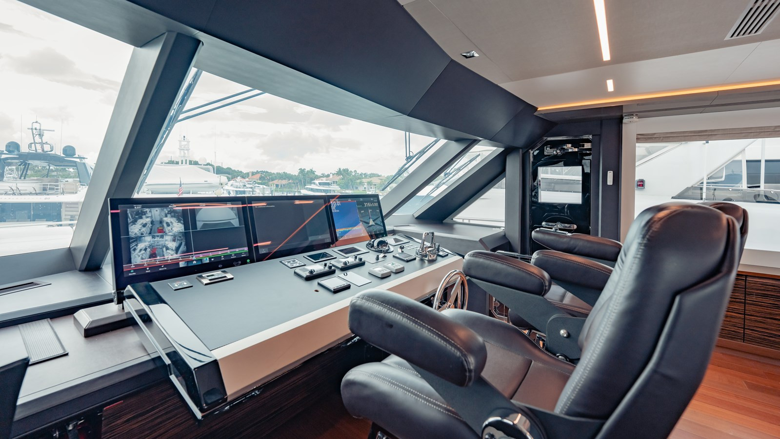 https://arconyachts.ams3.digitaloceanspaces.com/79673/conversions/large_4724588-optimize.jpg