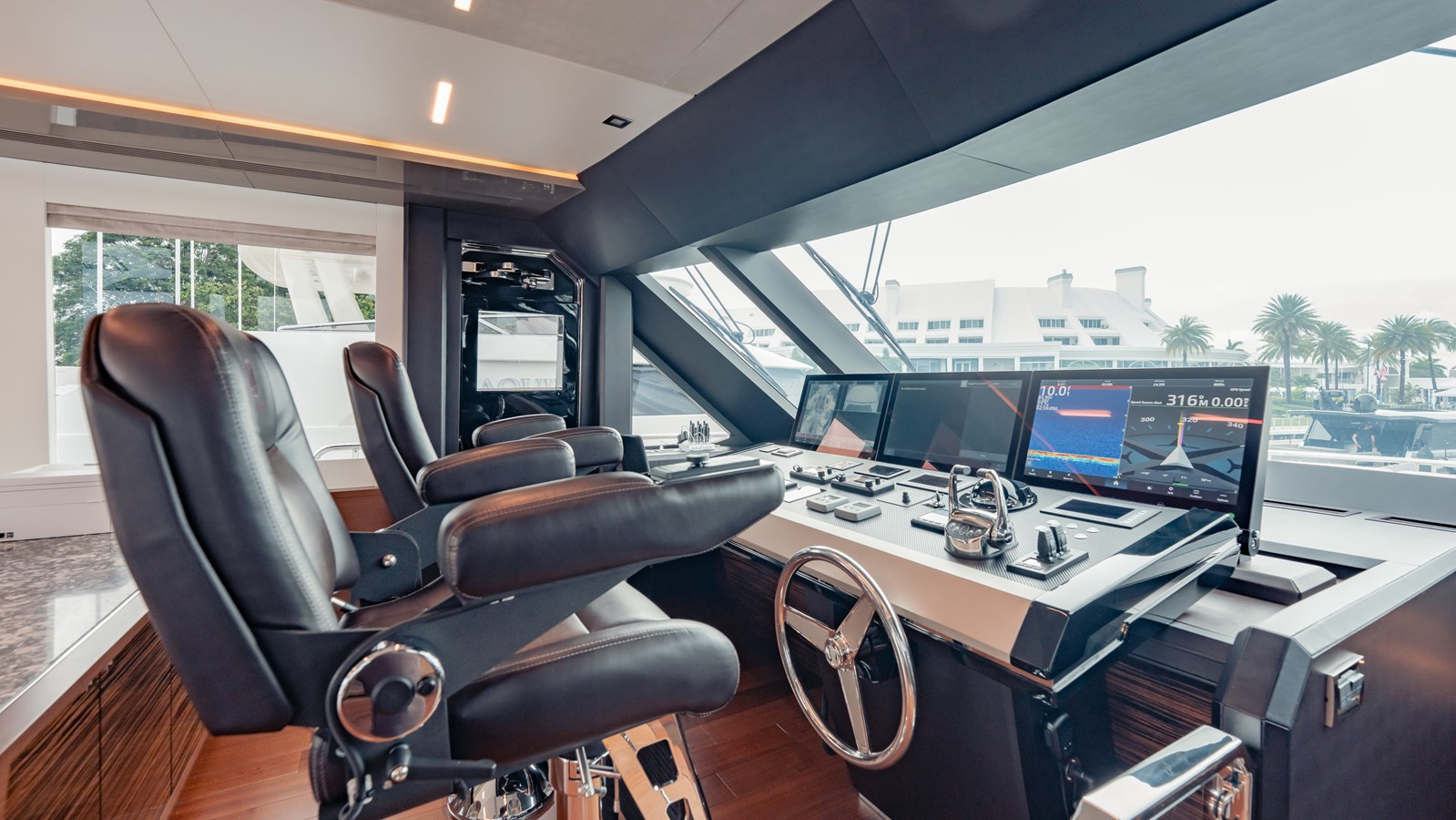 https://arconyachts.ams3.digitaloceanspaces.com/79676/conversions/large_4724589-optimize.jpg