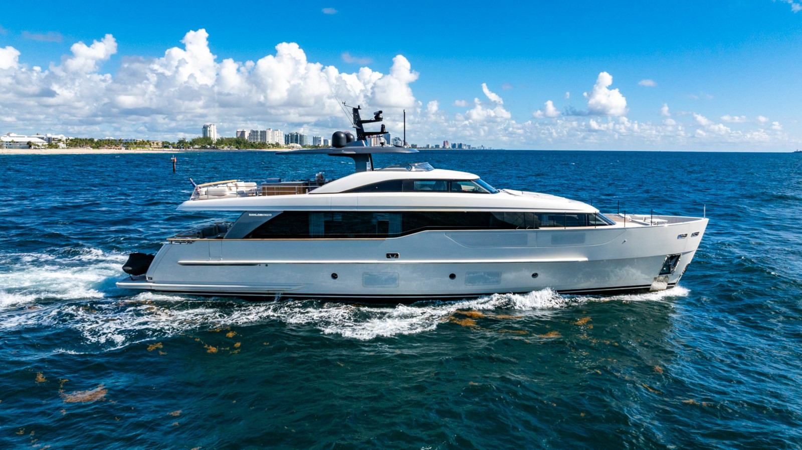 https://arconyachts.ams3.digitaloceanspaces.com/79685/conversions/large_4739806-optimize.jpg