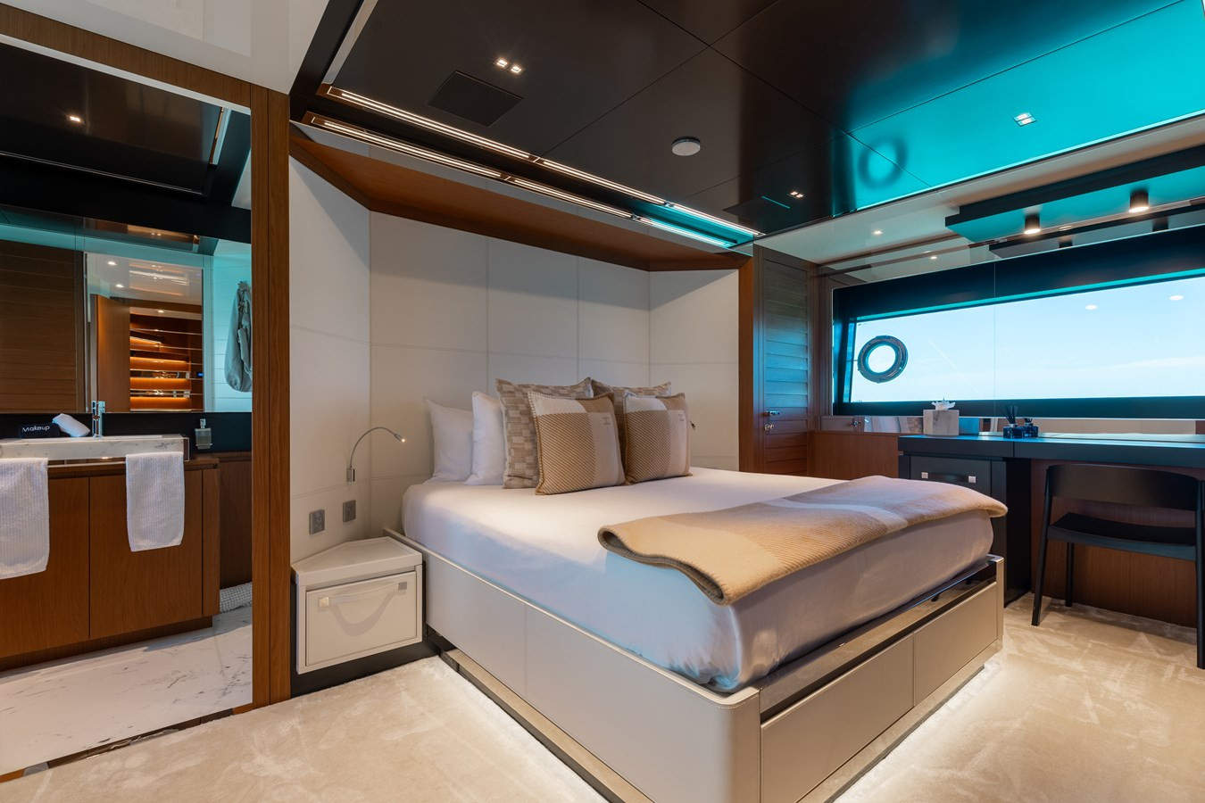 https://arconyachts.ams3.digitaloceanspaces.com/79690/conversions/large_4728955-optimize.jpg