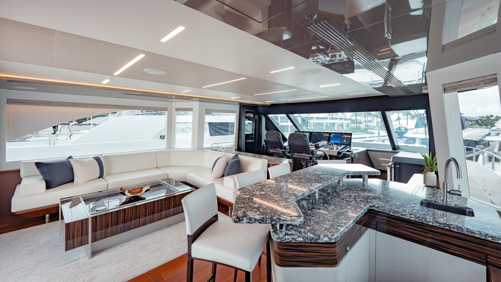 https://arconyachts.ams3.digitaloceanspaces.com/79691/conversions/large_4724593-optimize.jpg