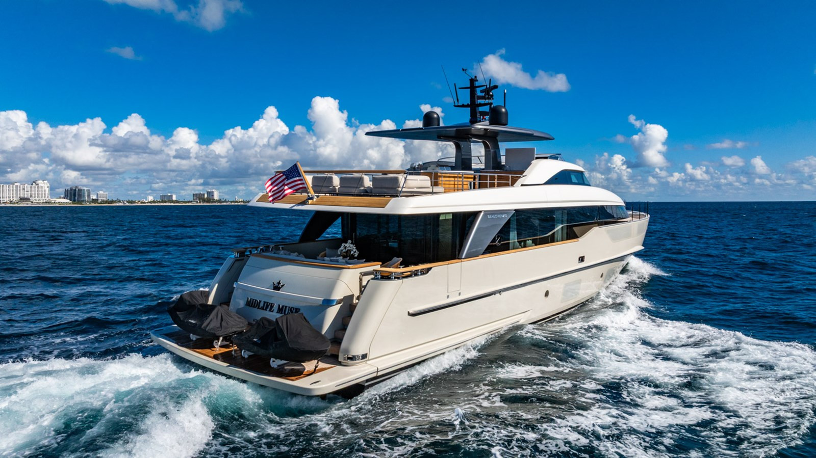 https://arconyachts.ams3.digitaloceanspaces.com/79701/conversions/large_4739811-optimize.jpg