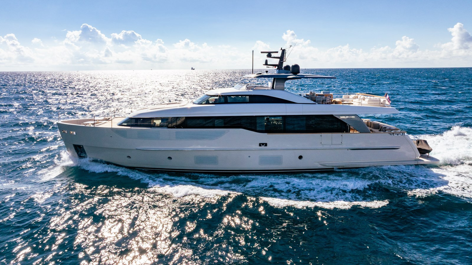 https://arconyachts.ams3.digitaloceanspaces.com/79704/conversions/large_4739812-optimize.jpg