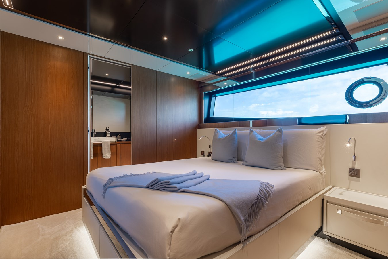 https://arconyachts.ams3.digitaloceanspaces.com/79705/conversions/large_4728918-optimize.jpg