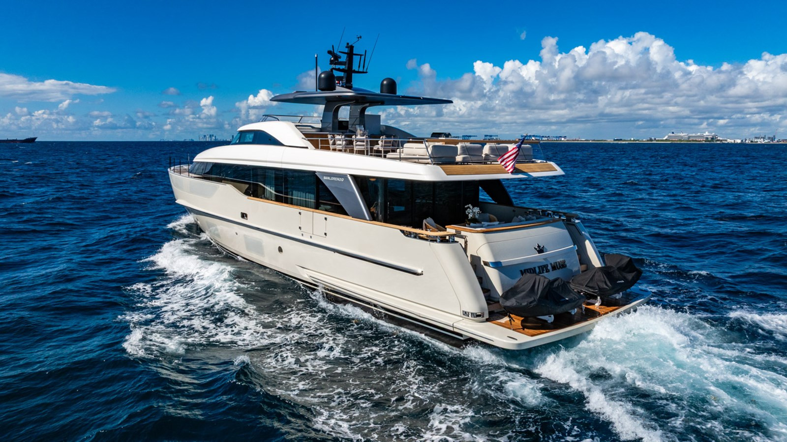 https://arconyachts.ams3.digitaloceanspaces.com/79745/conversions/large_4739825-optimize.jpg