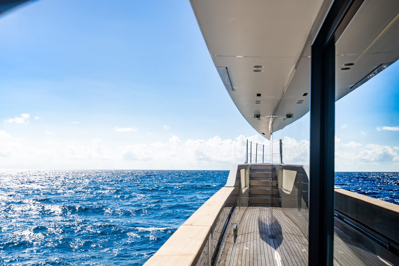 https://arconyachts.ams3.digitaloceanspaces.com/79758/conversions/large_4739830-optimize.jpg