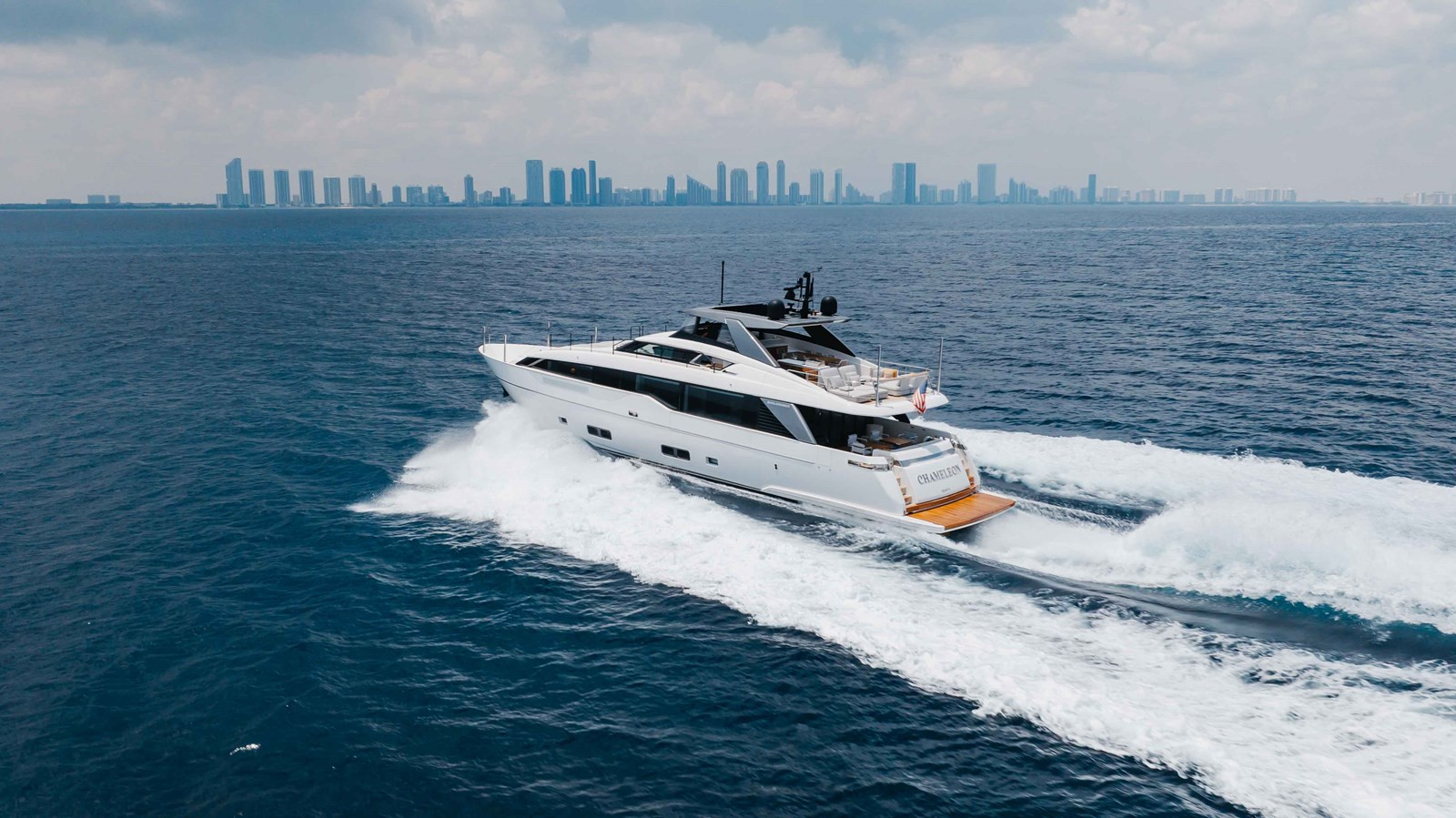 https://arconyachts.ams3.digitaloceanspaces.com/79777/conversions/large_4759505-optimize.jpg