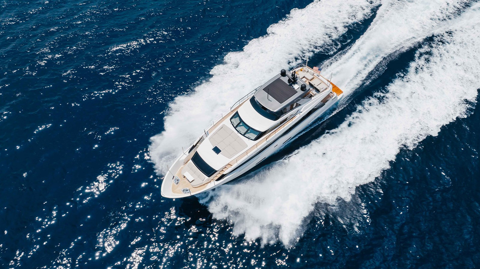 https://arconyachts.ams3.digitaloceanspaces.com/79792/conversions/large_4759513-optimize.jpg