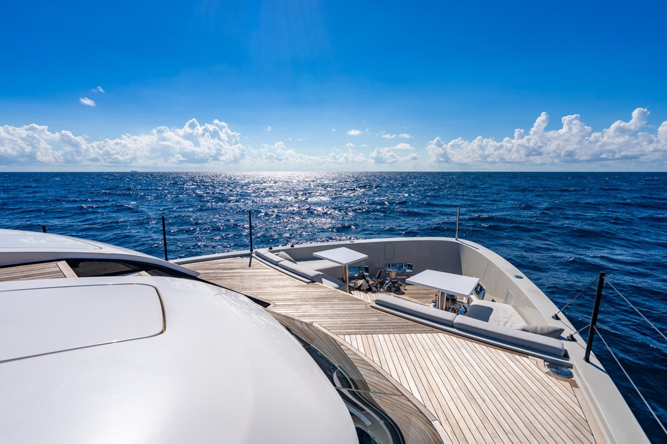 https://arconyachts.ams3.digitaloceanspaces.com/79794/conversions/large_4739842-optimize.jpg