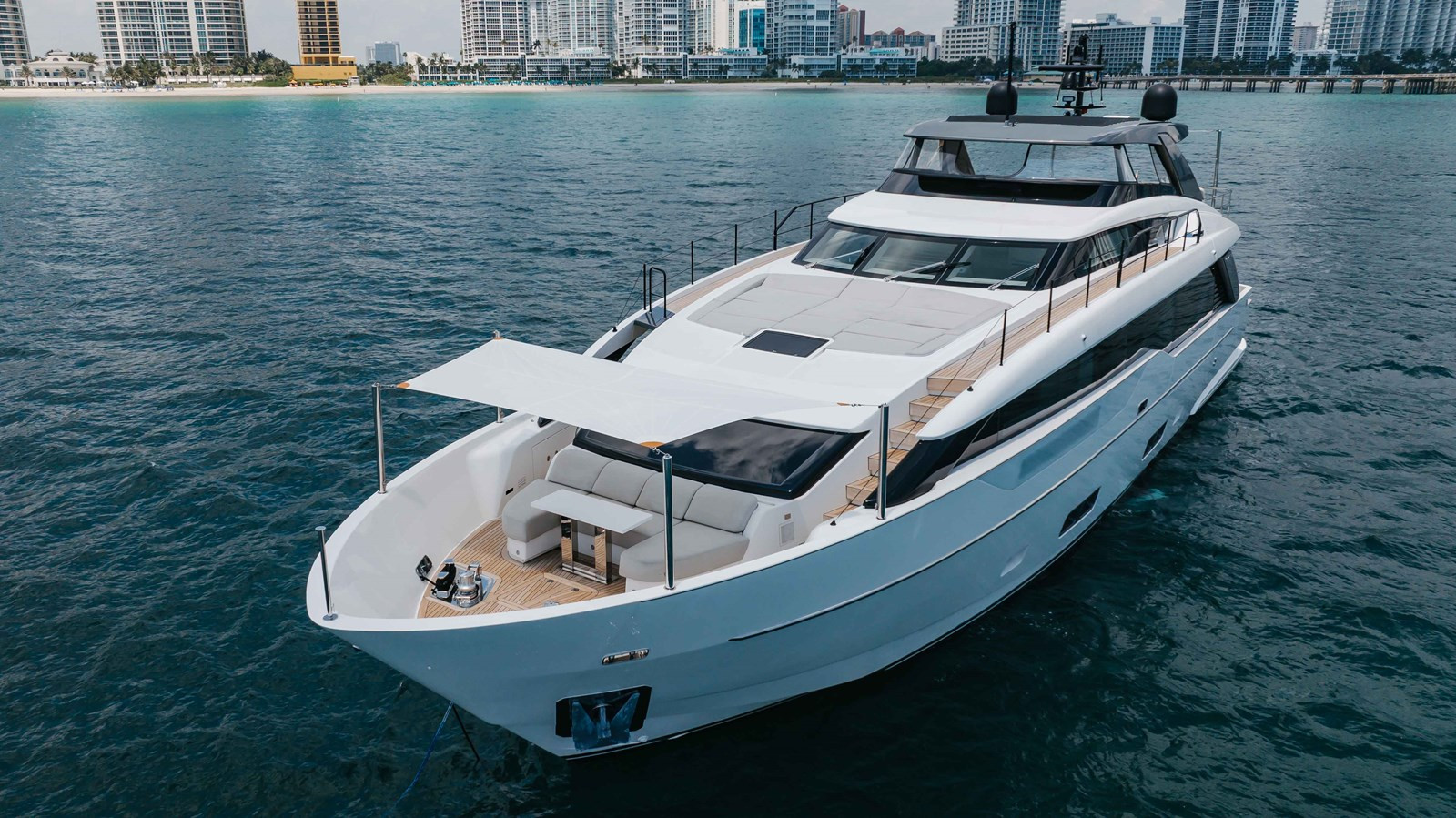 https://arconyachts.ams3.digitaloceanspaces.com/79811/conversions/large_4759521-optimize.jpg