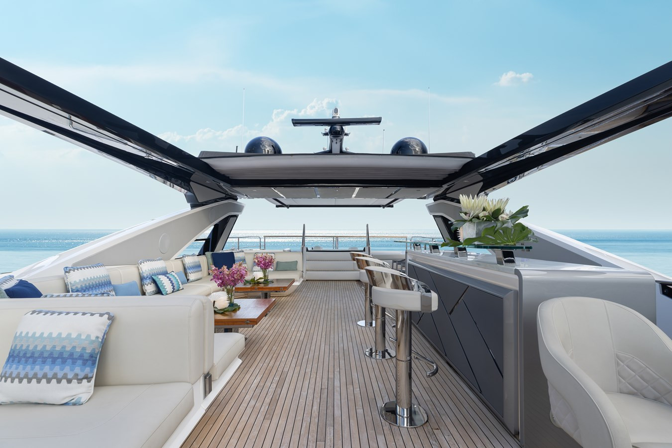 https://arconyachts.ams3.digitaloceanspaces.com/79821/conversions/large_4856661-optimize.jpg