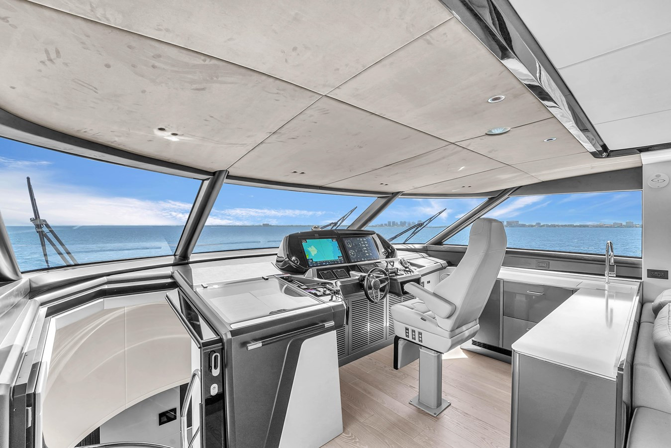 https://arconyachts.ams3.digitaloceanspaces.com/79910/conversions/large_4819271-optimize.jpg
