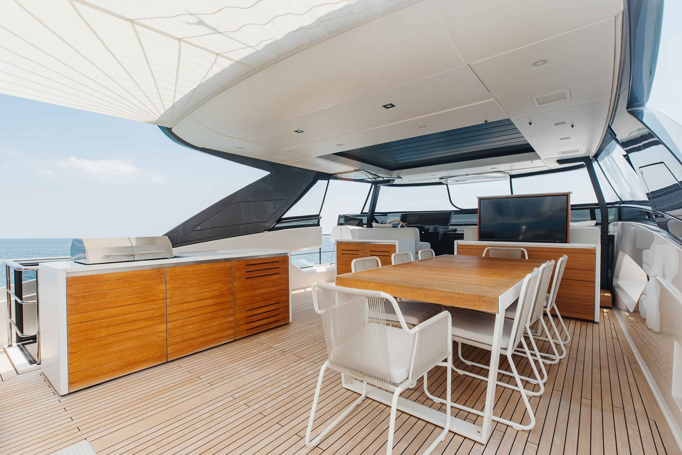 https://arconyachts.ams3.digitaloceanspaces.com/79942/conversions/large_4759557-optimize.jpg