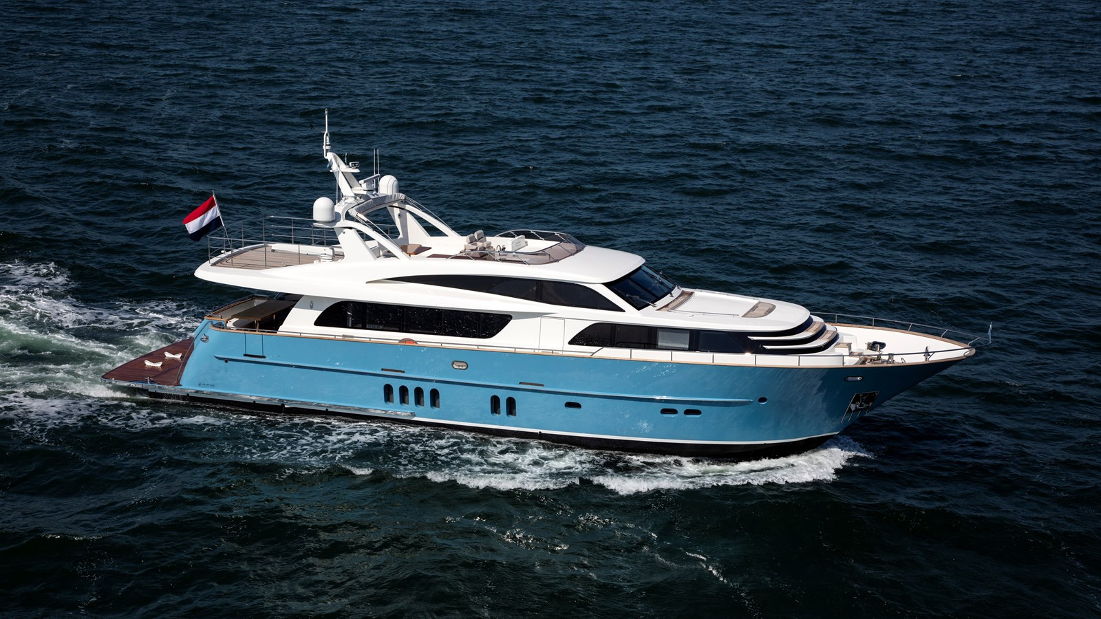 https://arconyachts.ams3.digitaloceanspaces.com/80023/conversions/large_4842890-optimize.jpg