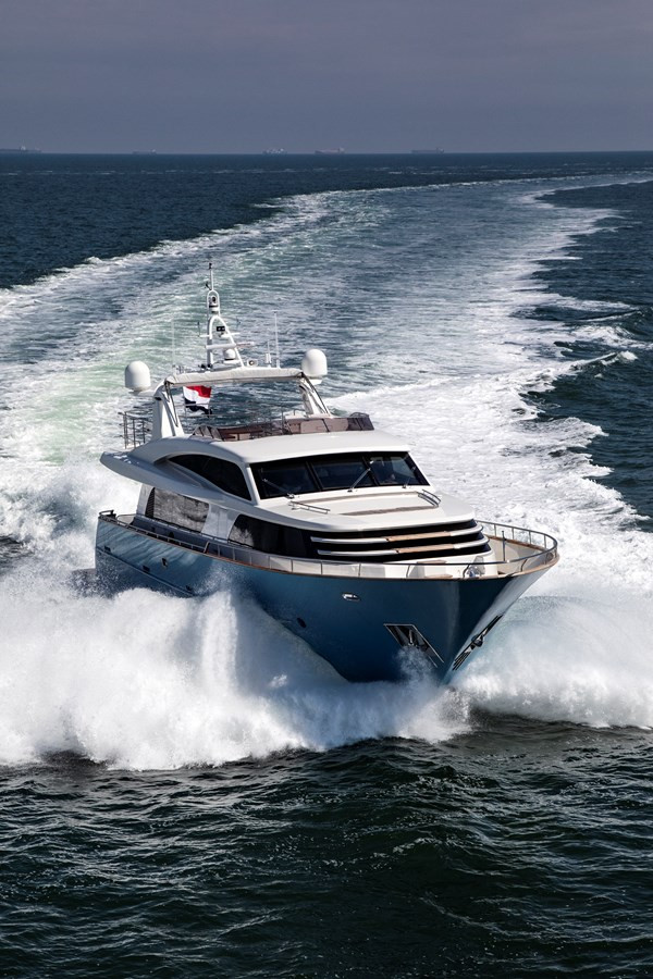 https://arconyachts.ams3.digitaloceanspaces.com/80029/conversions/large_4842885-optimize.jpg