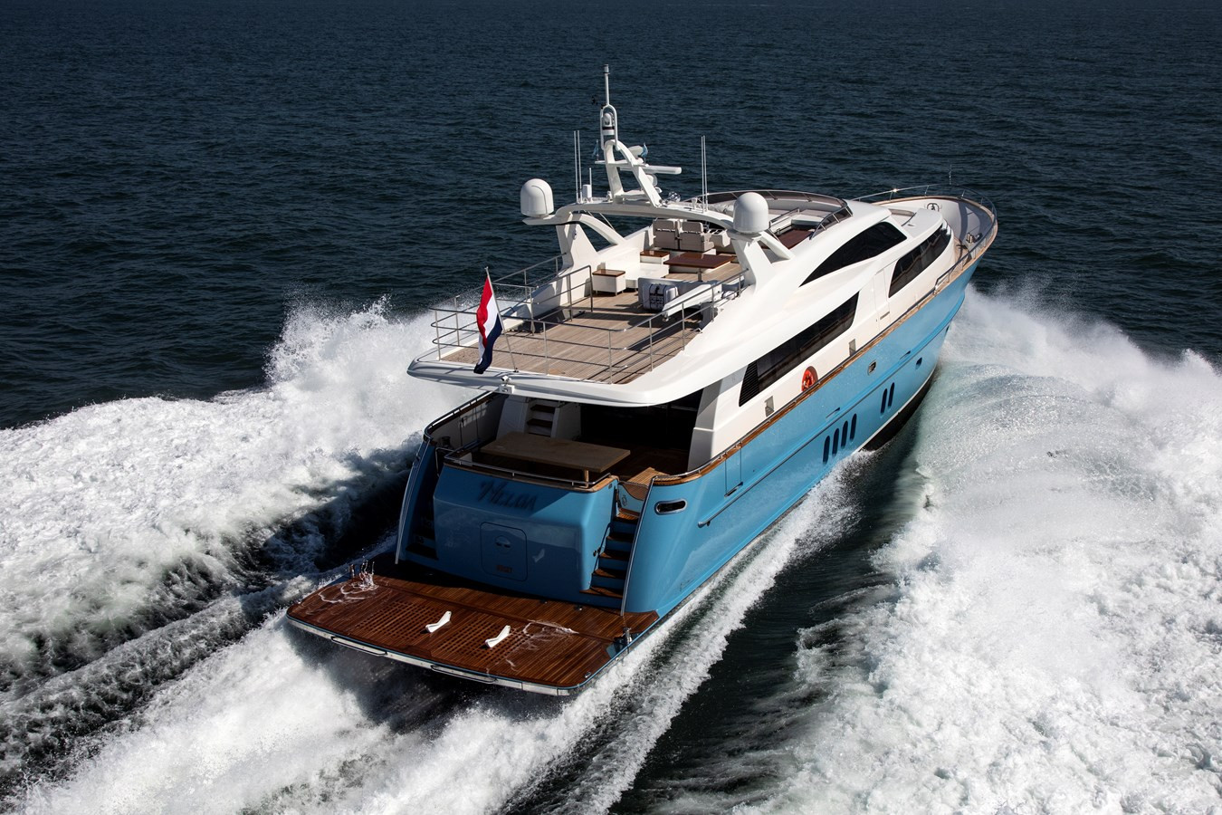 https://arconyachts.ams3.digitaloceanspaces.com/80035/conversions/large_4842888-optimize.jpg