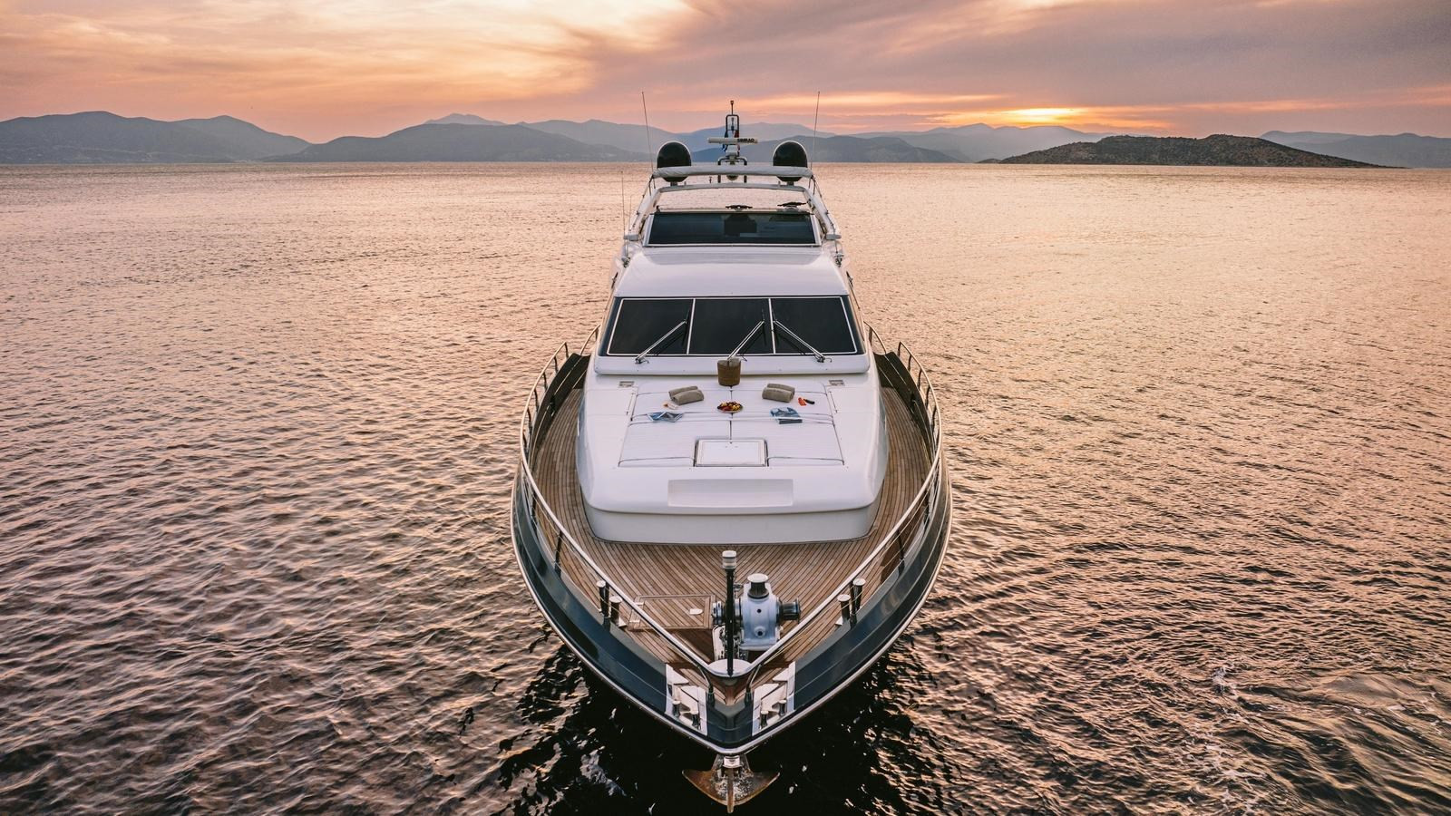 https://arconyachts.ams3.digitaloceanspaces.com/80178/conversions/large_4709380-optimize.jpg
