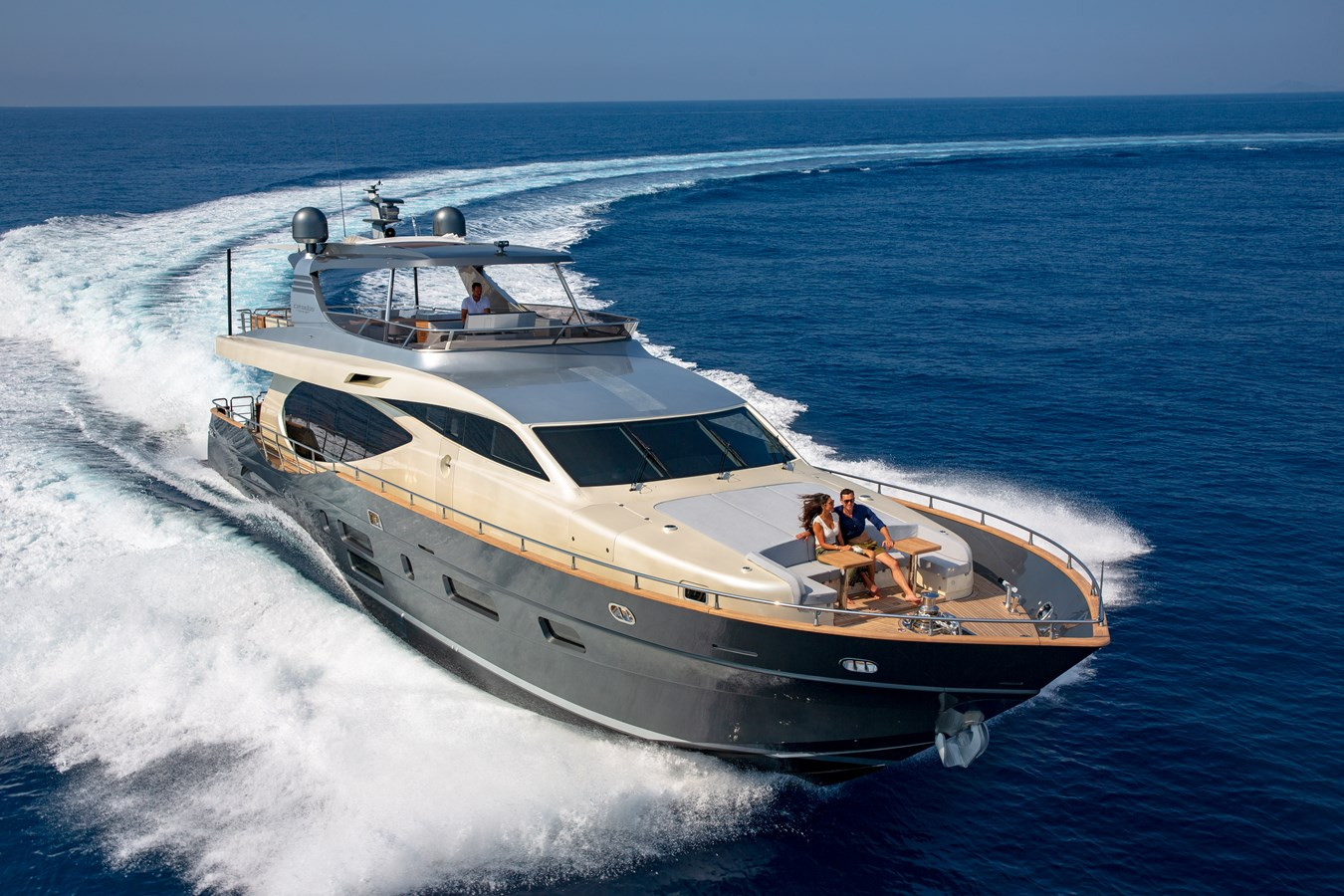 https://arconyachts.ams3.digitaloceanspaces.com/80219/conversions/large_3775248-optimize.jpg