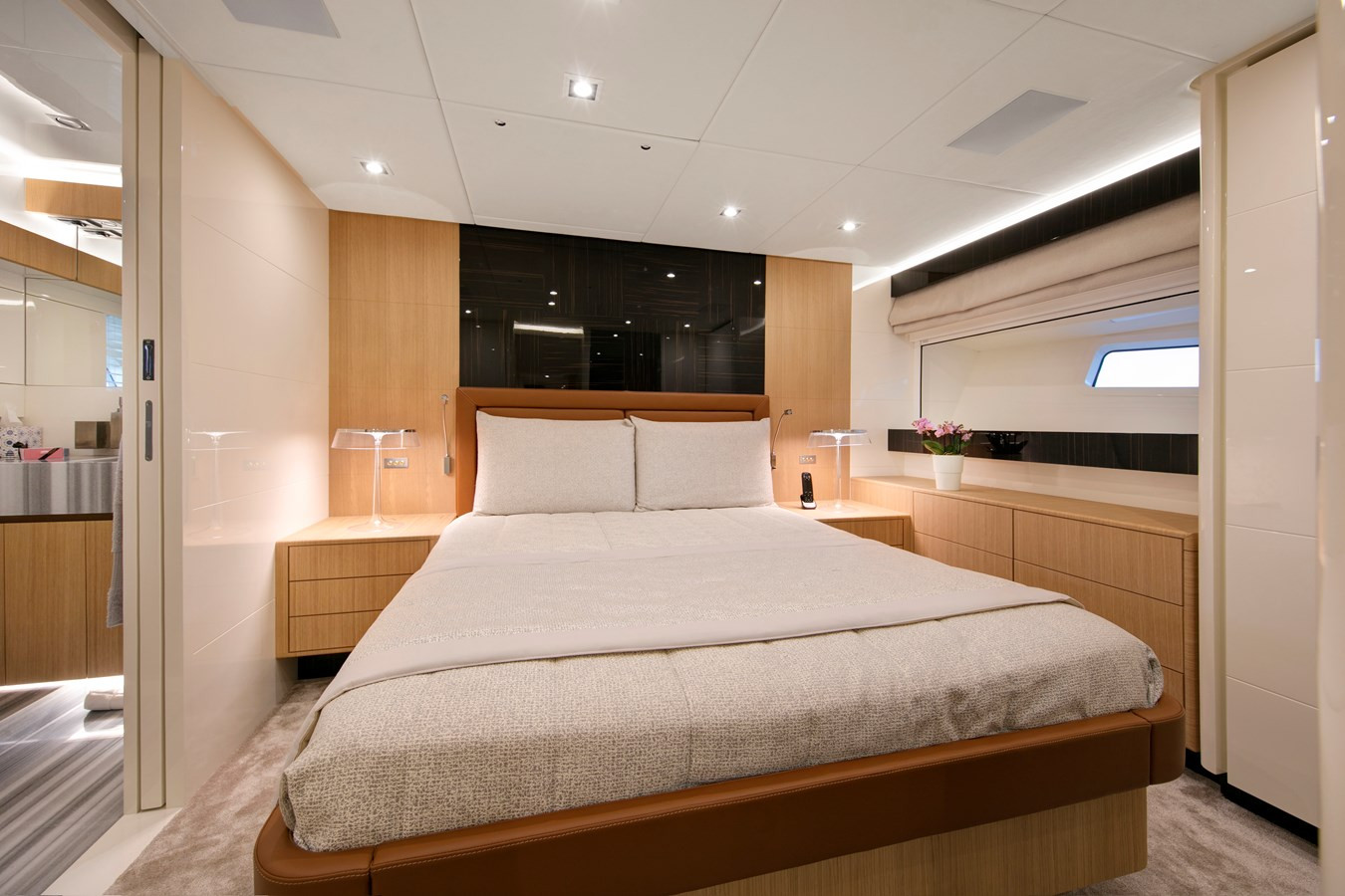 https://arconyachts.ams3.digitaloceanspaces.com/80278/conversions/large_3775269-optimize.jpg