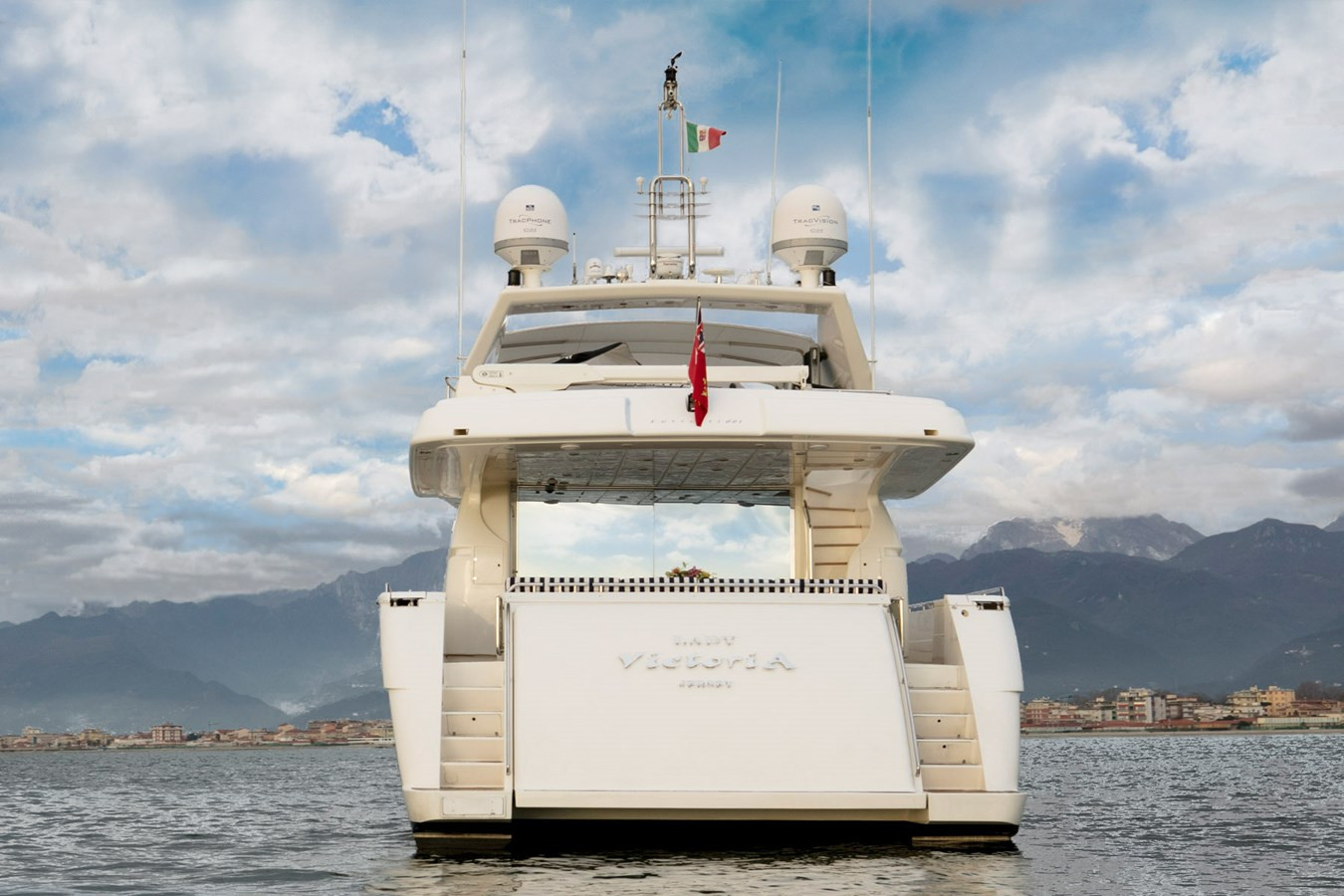 https://arconyachts.ams3.digitaloceanspaces.com/80283/conversions/large_2781147-optimize.jpg