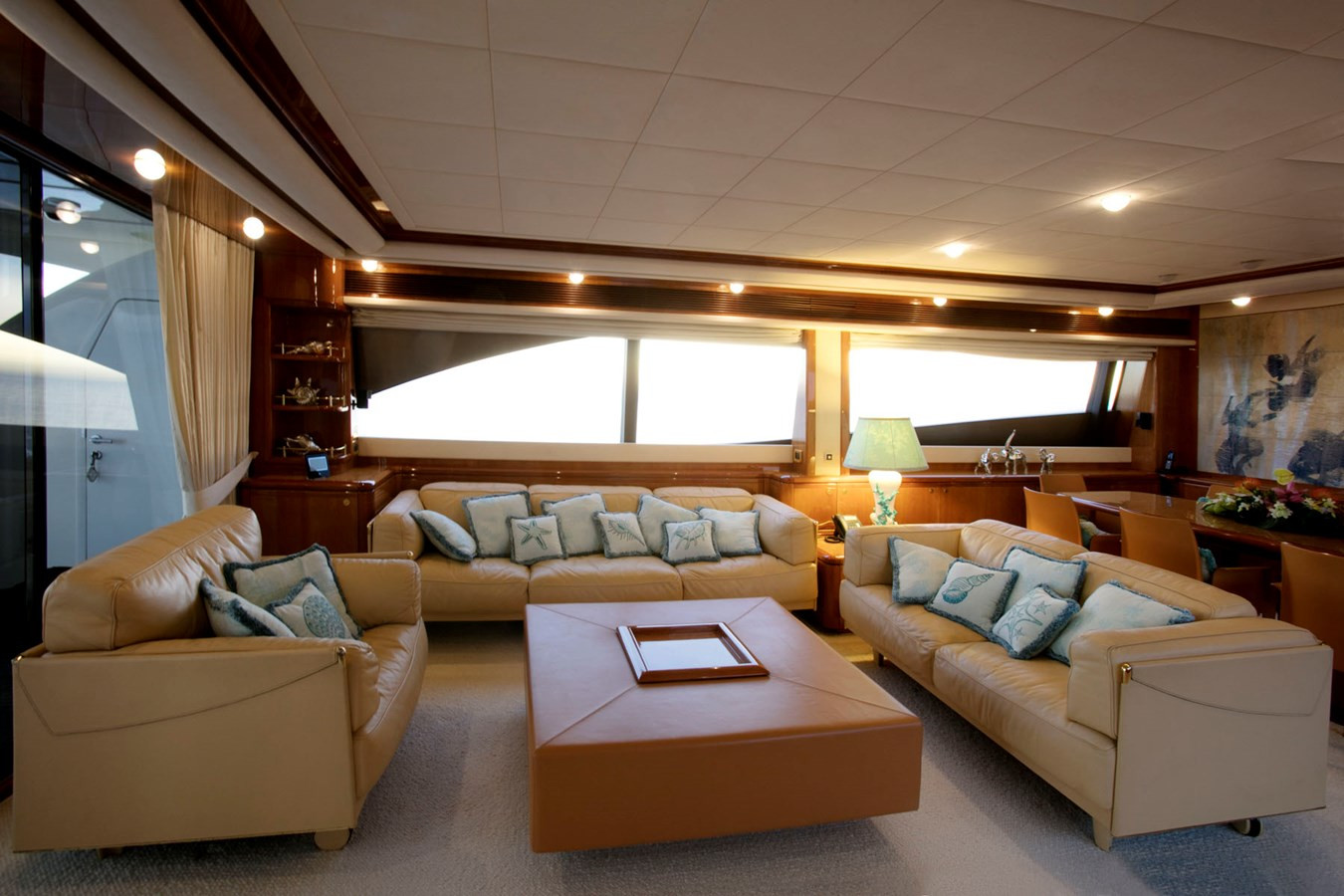 https://arconyachts.ams3.digitaloceanspaces.com/80294/conversions/large_2781218-optimize.jpg