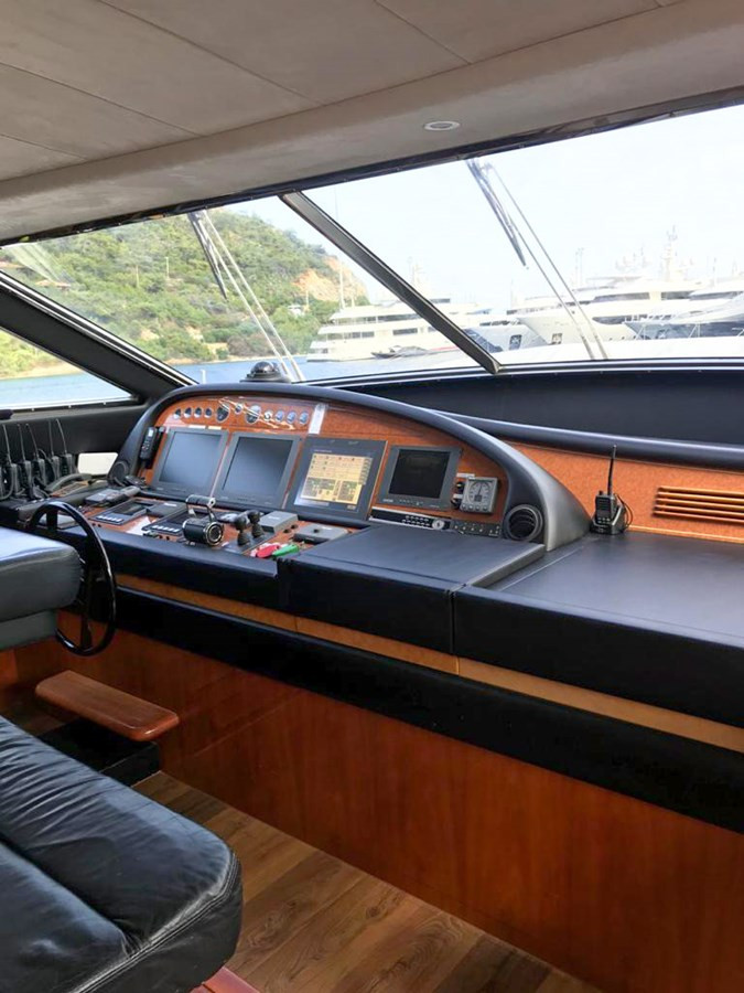 https://arconyachts.ams3.digitaloceanspaces.com/80299/conversions/large_2969518-optimize.jpg
