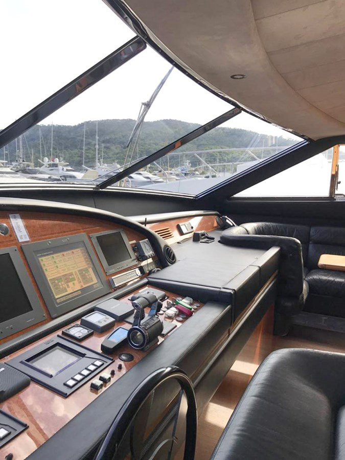 https://arconyachts.ams3.digitaloceanspaces.com/80302/conversions/large_2969519-optimize.jpg