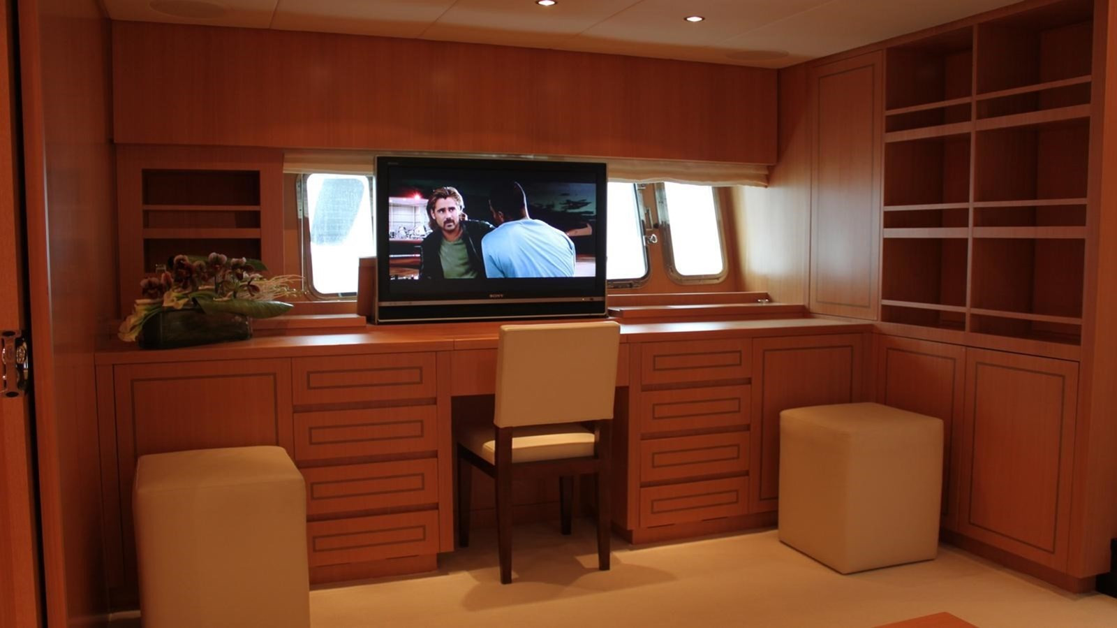https://arconyachts.ams3.digitaloceanspaces.com/80371/conversions/large_3604707-optimize.jpg