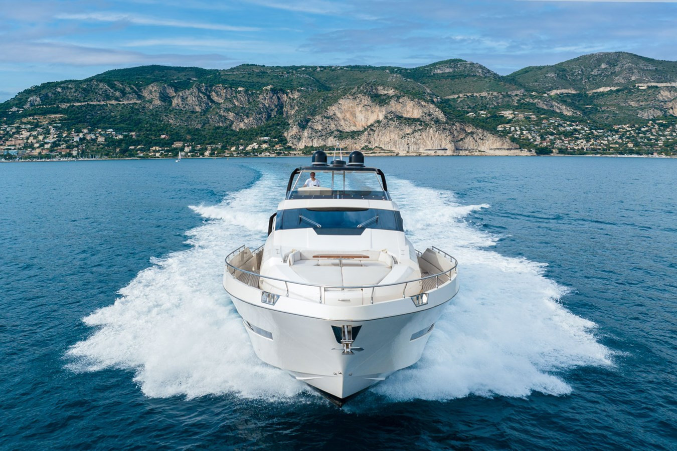 https://arconyachts.ams3.digitaloceanspaces.com/80387/conversions/large_4405538-optimize.jpg
