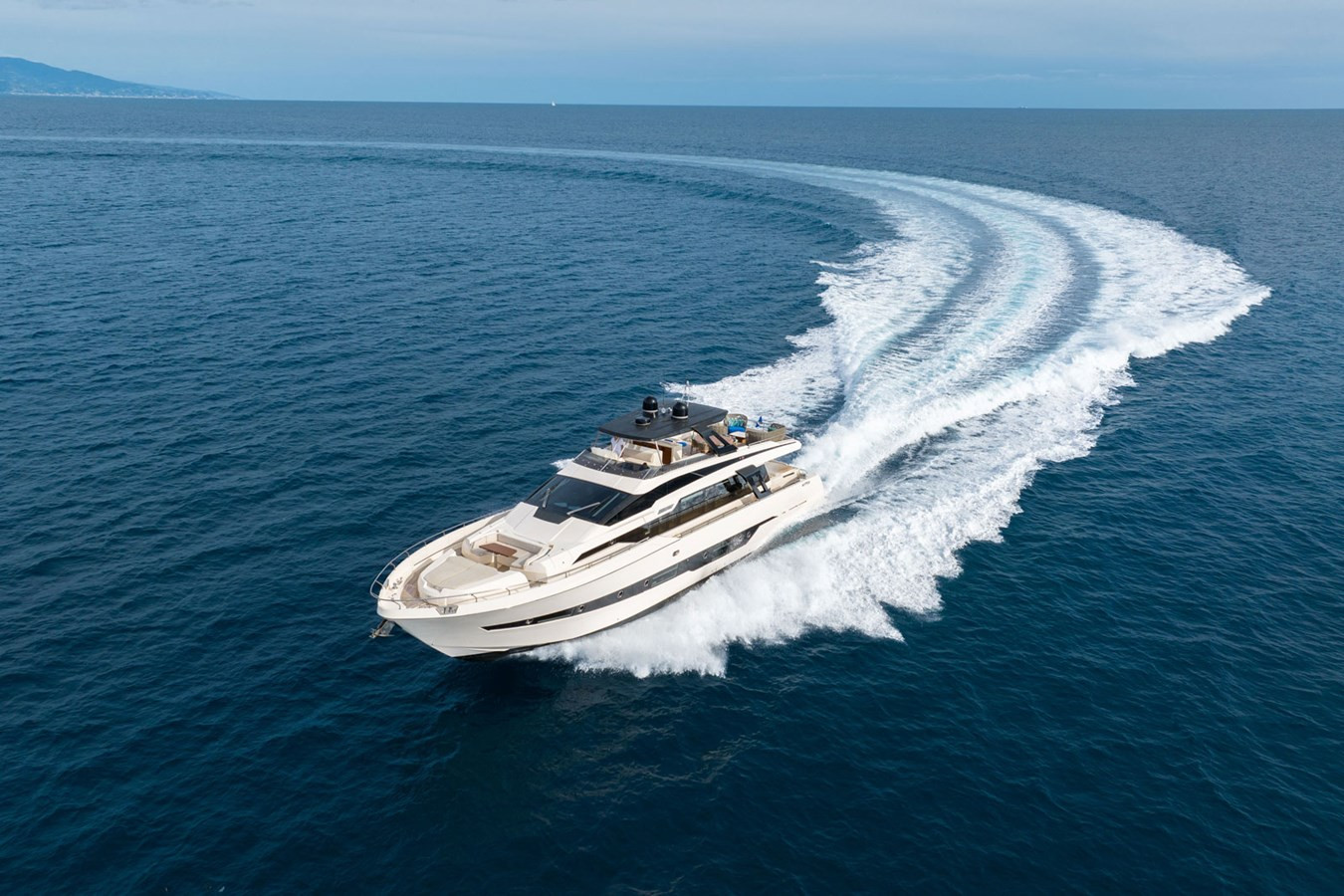 https://arconyachts.ams3.digitaloceanspaces.com/80392/conversions/large_4405540-optimize.jpg