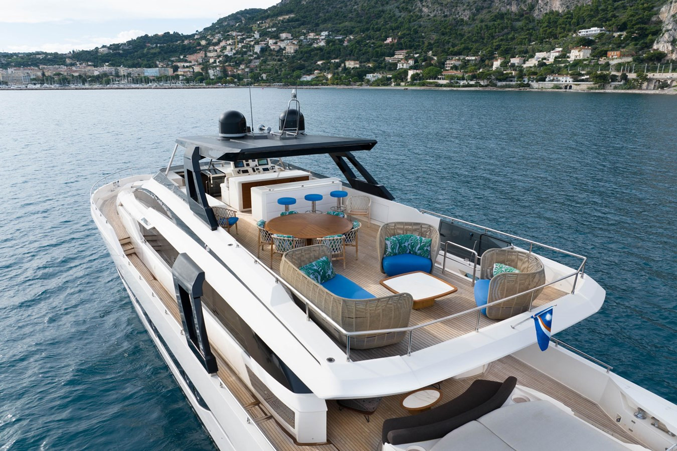 https://arconyachts.ams3.digitaloceanspaces.com/80402/conversions/large_4405544-optimize.jpg