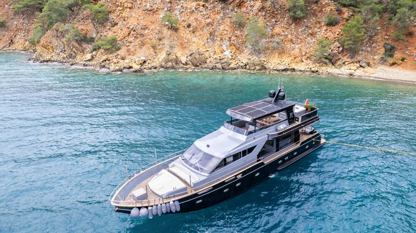 27 M DELUXE MOTOR YACHT