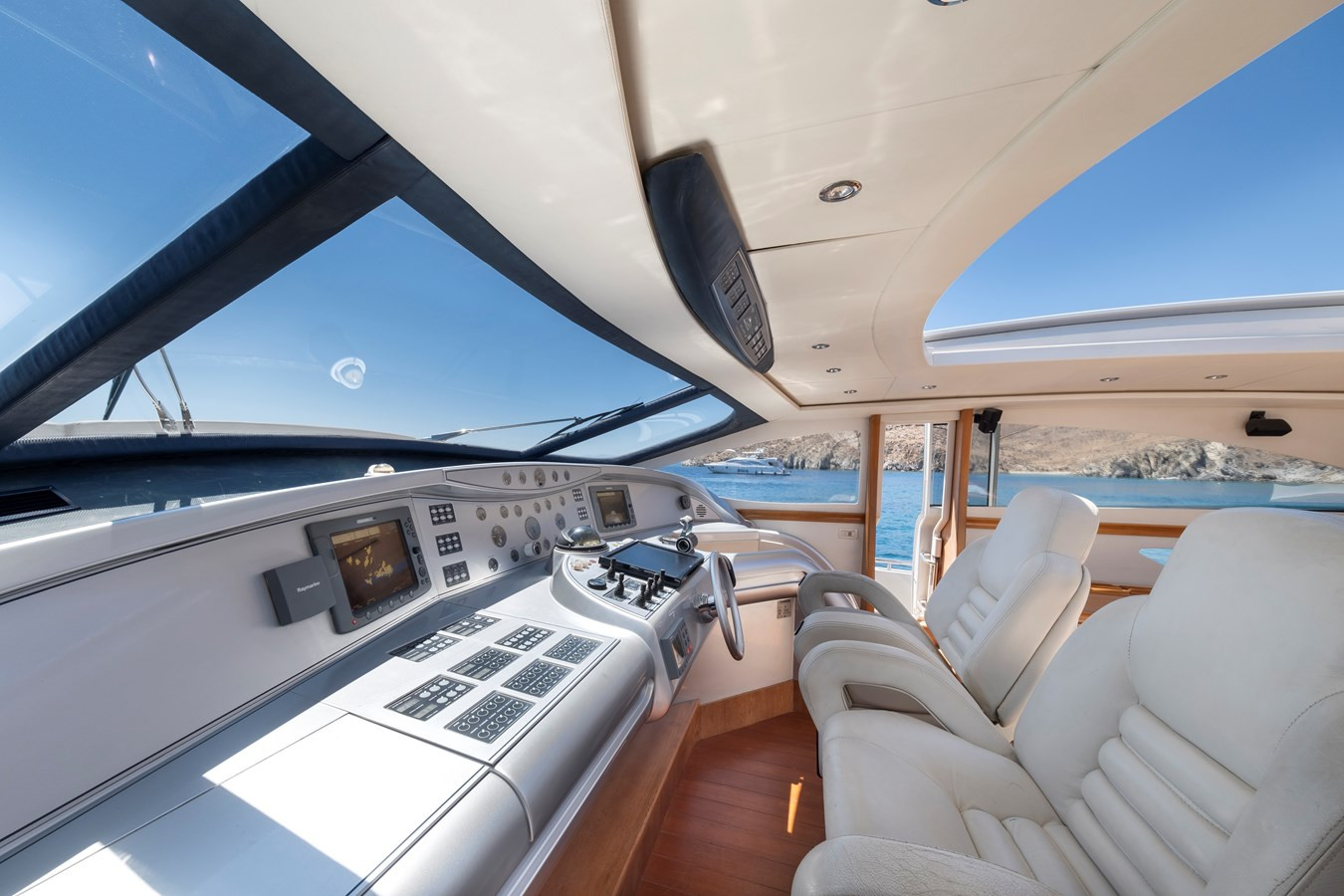 https://arconyachts.ams3.digitaloceanspaces.com/80602/conversions/large_4293325-optimize.jpg