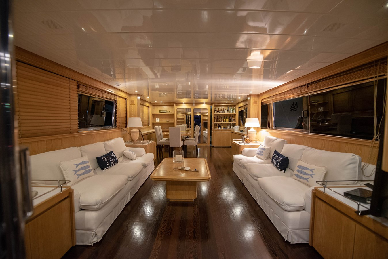 https://arconyachts.ams3.digitaloceanspaces.com/80633/conversions/large_4820327-optimize.jpg