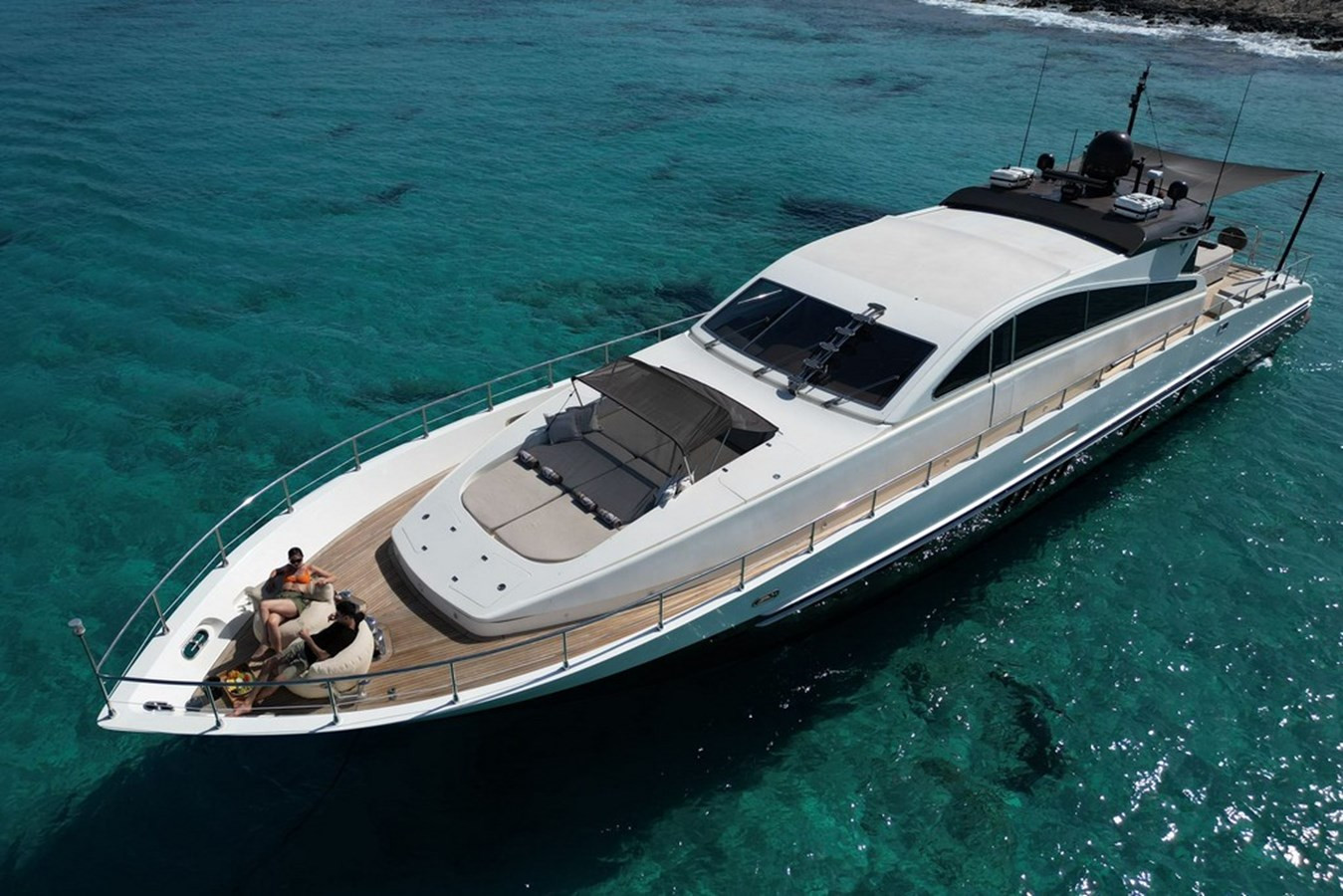 https://arconyachts.ams3.digitaloceanspaces.com/80643/conversions/large_4401651-optimize.jpg
