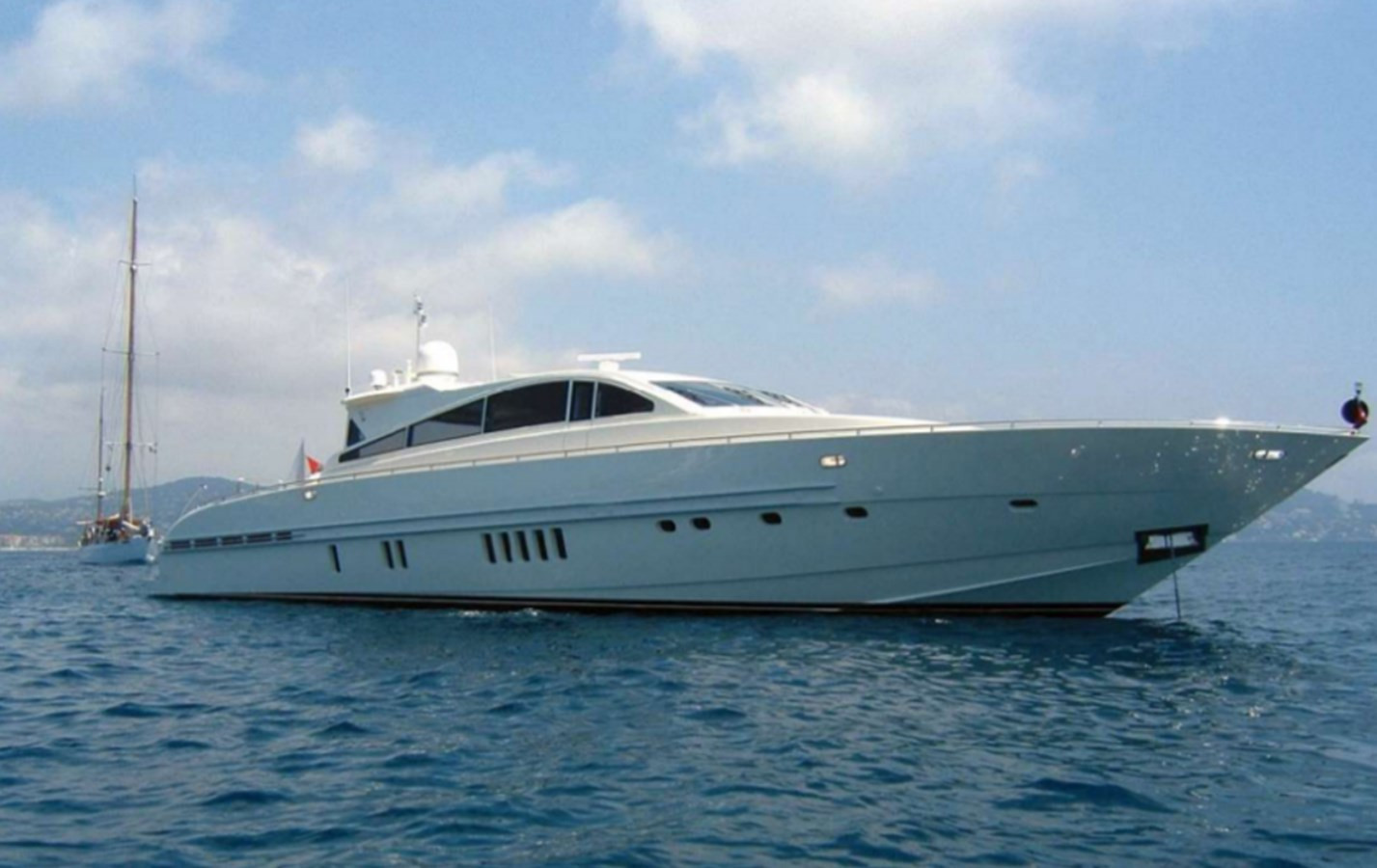 https://arconyachts.ams3.digitaloceanspaces.com/80675/conversions/large_2568204-optimize.jpg